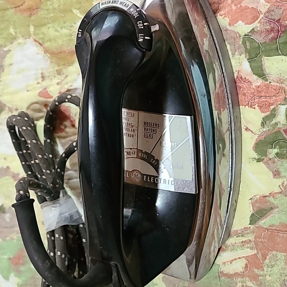 1960 vintage general electric iron made in USA works
